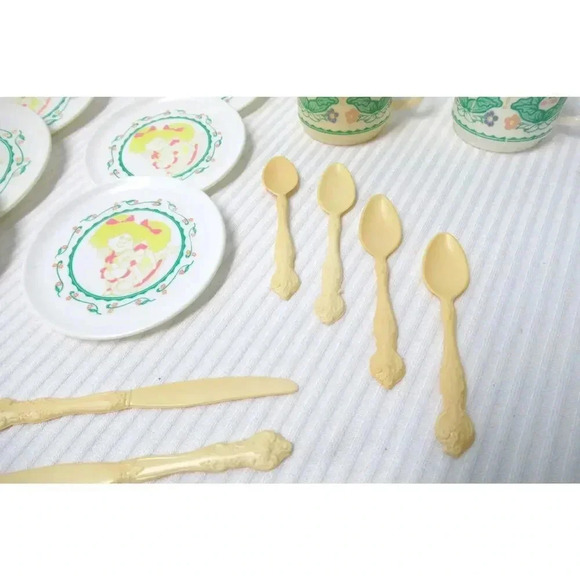 Cabbage Patch Kids Tea Playset 1980's Pitcher Plates Cups Saucers Silverware - Picture 3 of 7